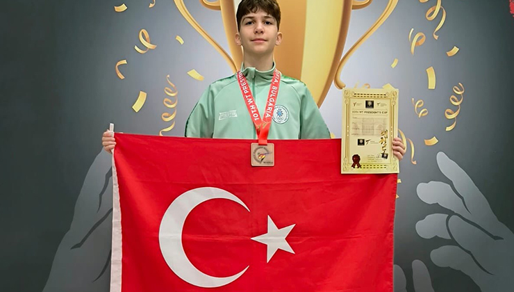 Selçuk Çokgezer üçüncü oldu