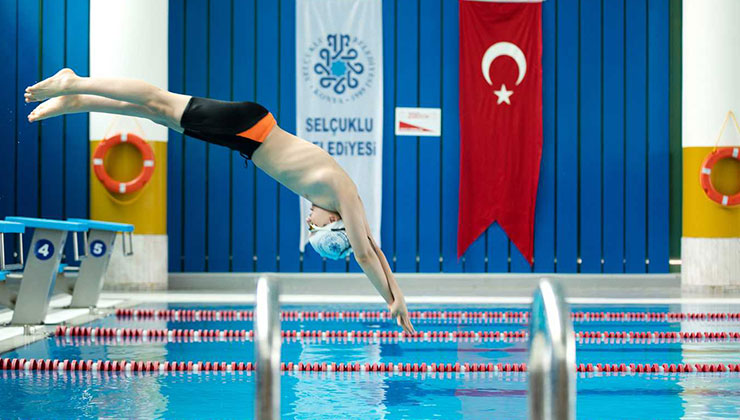 Selçuklu Belediyesi yüzme yarışları başlıyor