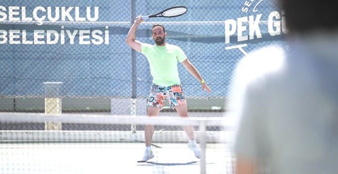 Selçuklu’da tenis kayıtları sürüyor