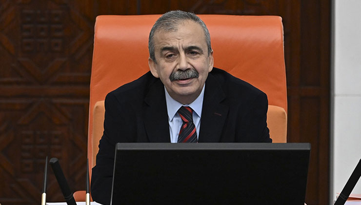 TBMM Başkanvekili Sırrı Süreyya Önder hayatını kaybetti