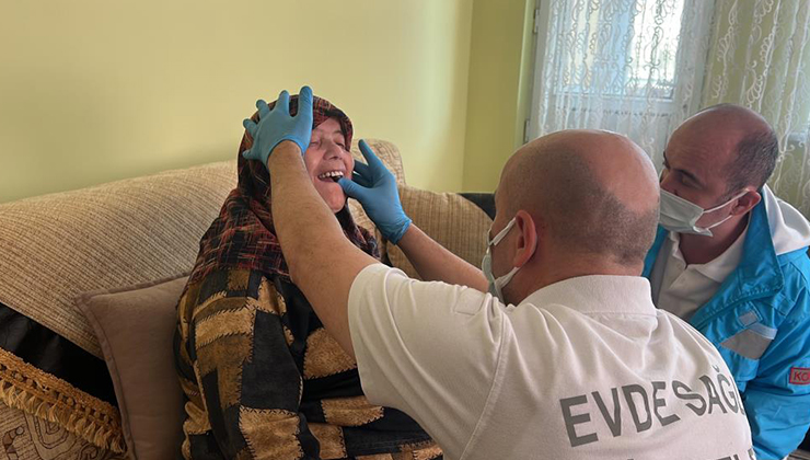 Yaşlı hastalar doktora değil, doktor hastanın evine gidiyor
