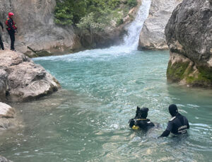 Yazılı Kanyon’da suda kaybolan 19 yaşındaki üniversiteli gencin cansız bedenine ulaşıldı