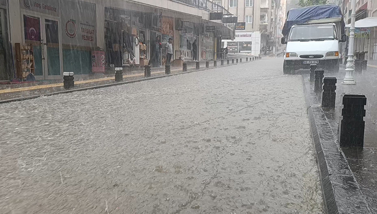 Amasya’da sağanak ve dolu etkili oldu