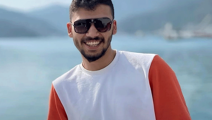 Arkadaşının evinde bıçaklanmış halde ölü bulundu