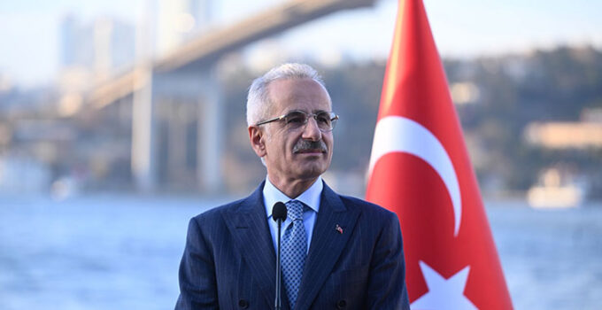 Bakan Uraloğlu: Boğaz geçiş ücreti yüzde 15 artırılacak