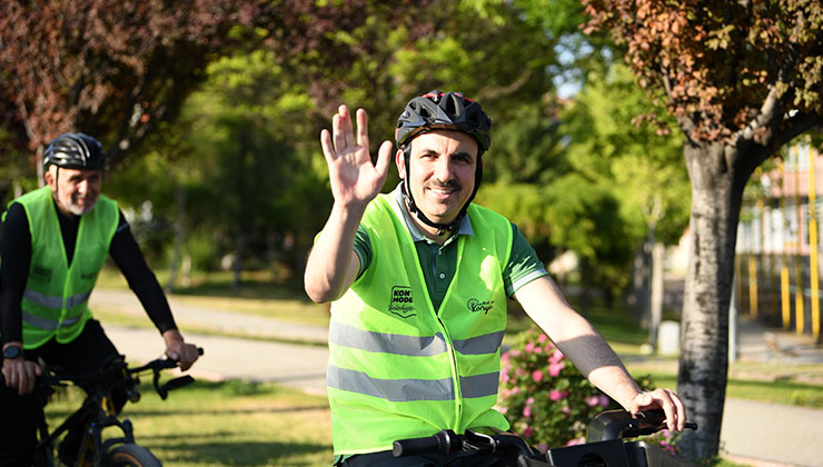 Başkan Altay, Dünya Bisiklet Günü’nde bisikletseverlerle pedal çevirdi