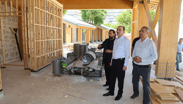 Başkan Altay, Şehir Kütüphanesi’ndeki çalışmaları yerinde inceledi