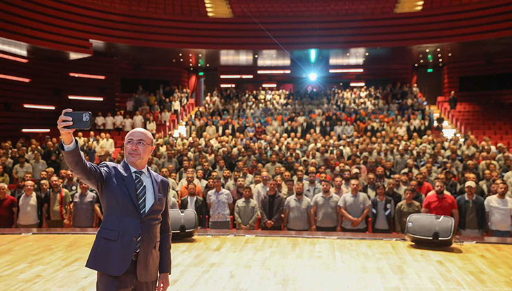 Başkan Pekyatırmacı, “Selçuklu Aile Bayramlaşması” programında personelle bir araya geldi