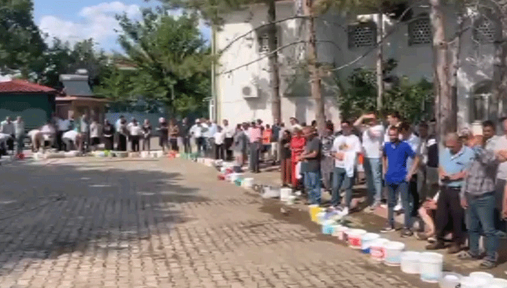Bu köyde pişmiş kurban eti her eve giriyor