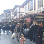 Çarşı-pazarda bayram hareketliliği başladı