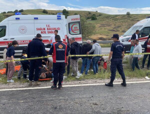 Cenazeden dönen midibüs yan yattı; 2 ölü, 27 yaralı