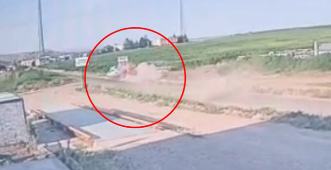Çocukların bulunduğu otomobilin takla attığı kaza kamerada: 1 ölü, 4 yaralı