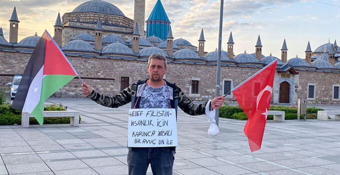 Çocuklarını bırakıp çocuklar ölmesin, savaş bitsin diye çıktığı Gazze yürüyüşünde Babalar Günü’nde Konya’ya ulaştı