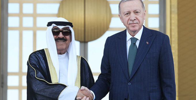 Cumhurbaşkanı Erdoğan, Kuveyt Devlet Emiri El Sabah ile görüştü