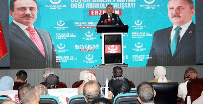 Destici: Bizi şimdi siyasi bölücülükle bölmeye çalışıyorlar