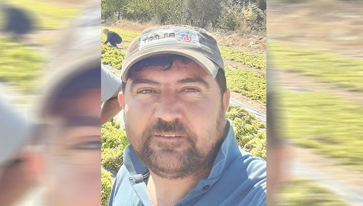 Devrilen traktörünün altında hayatını kaybetti