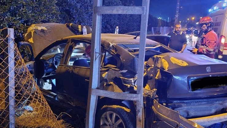 Dörtyol’da elektrik direğine çarpan otomobilin sürücüsü yaralandı