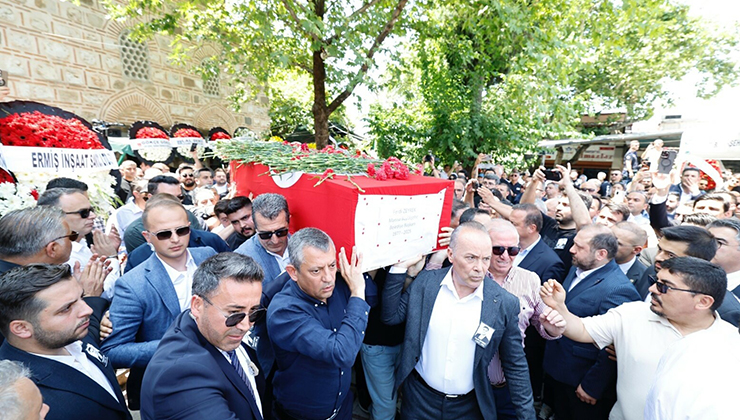 Ferdi Zeyrek, Manisa’da son yolculuğuna uğurlandı