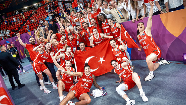 FIBA Kadınlar EuroBasket’te Türkiye maçında seyirci rekoru kırıldı