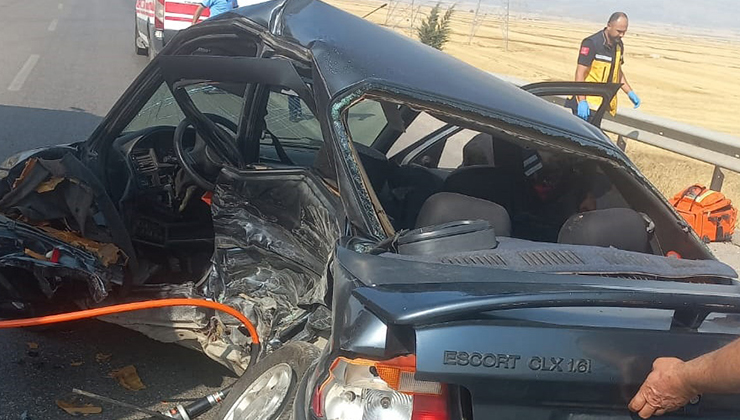 Gaziantep’te 2 otomobil çarpıştı: 1 ölü, 1 yaralı