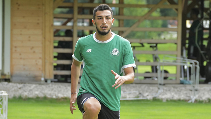 Genç futbolcular yol ayrımında