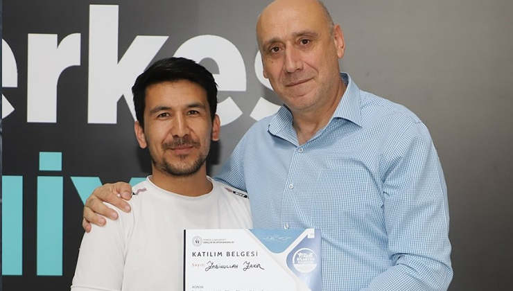 Genç yüzücüler sertifikalarını aldı