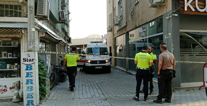 Gönül ilişkisi iddiası; baba ile oğlunu öldürdü, kadını ağır yaraladı