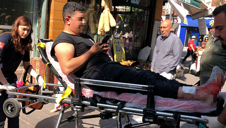 Hastaneye kaldırılırken bile telefonu elinden bırakmadı