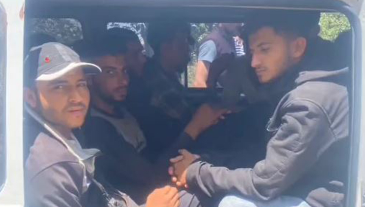 Hatay’da 2 araçta 21 kaçak göçmen yakalandı
