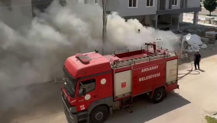İnşaatın bekçi kulübesi alev alev yandı