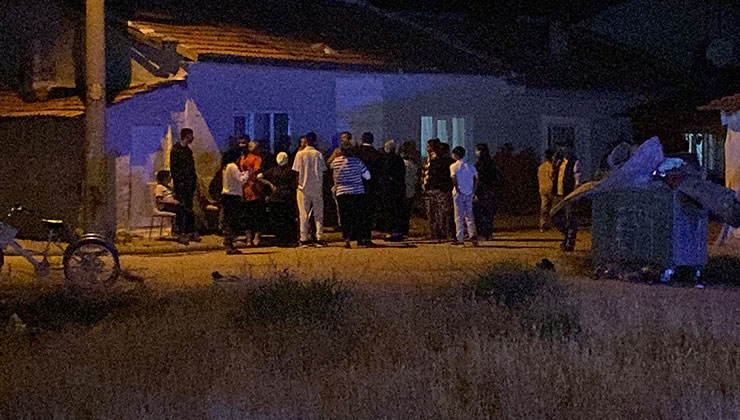 Kalabalık grup arasında çıkan kavga mahallede paniğe neden oldu