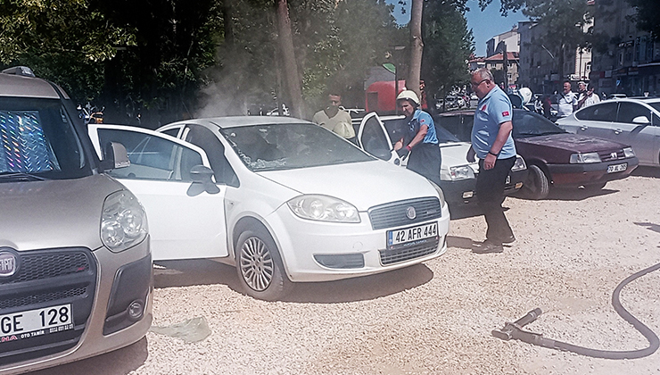 Karaman’da otomobildeki cep telefonu bataryası yangın çıkardı
