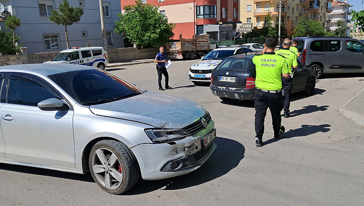 Karaman’da otomobiller çarpıştı: 1 yaralı