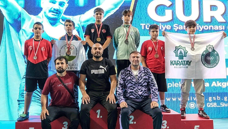 Karatay madalyaları topladı