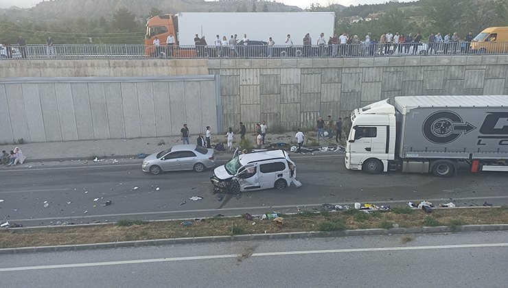 Kastamonu’da 3 araç kazaya karıştı; 9 yaralı