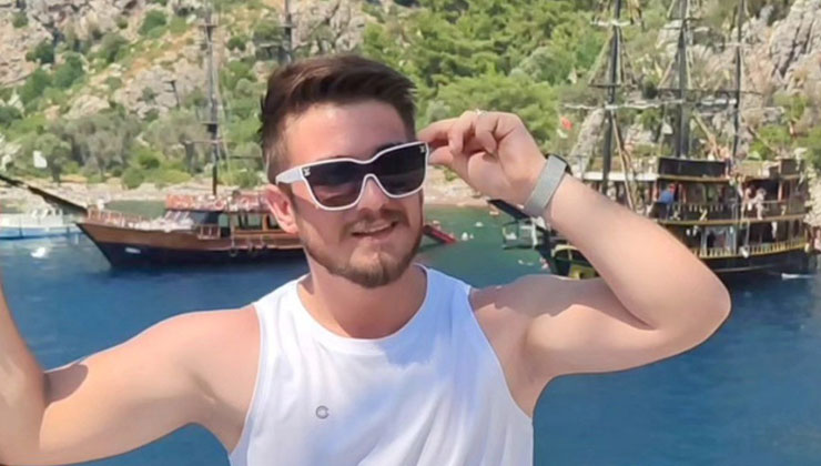 Kayganlaşan yolda kaza yapan genç sürücü hayatını kaybetti