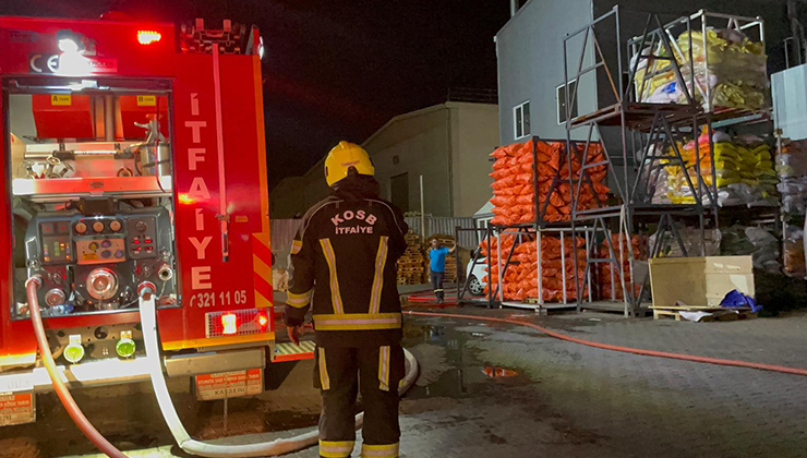 Kayseri’de ahşap fabrikasının silosundaki yangın söndürüldü