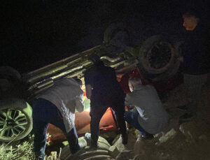 Kemaliye’de otomobil su kanalına uçtu: 4 yaralı