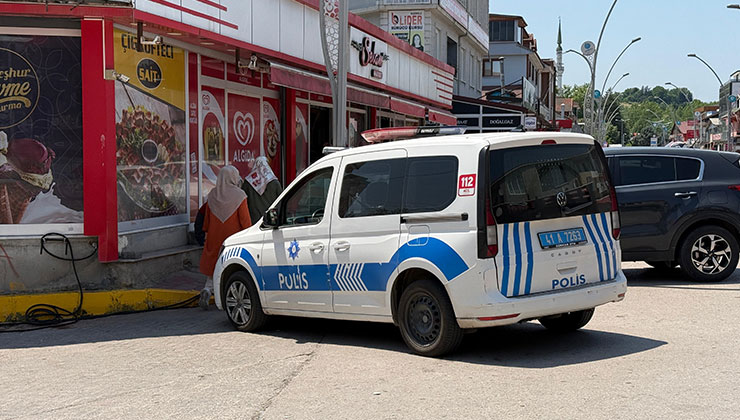 Kıyma makinesine elini kaptıran market çalışanı yaralandı