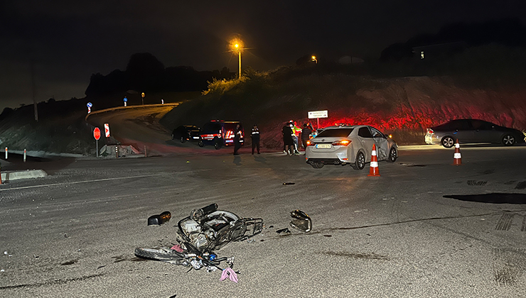 Kocaeli’de otomobil ile motosiklet çarpıştı; 1 ölü, 2 yaralı