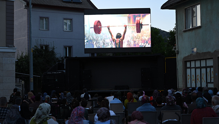 Konya Büyükşehir’in düzenlediği Sinema Günleri yaz akşamlarını renklendiriyor