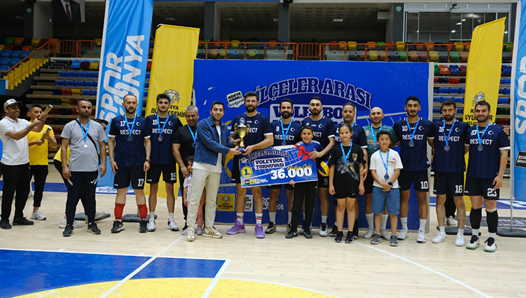 Konya Büyükşehir’in İlçeler Arası Voleybol Turnuvası’nda şampiyon Hüyük