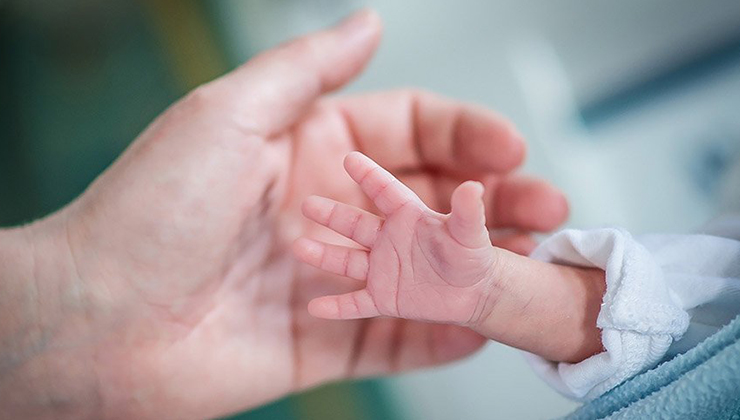 Konya’da 10 günlük bebek cami avlusuna terk edildi