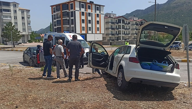 Konya’da iki otomobil çarpıştı: 5 yaralı