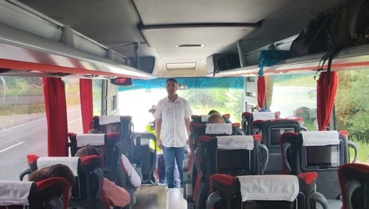 Konya’da jandarma yolcu gibi bindiği otobüsü denetledi, sürücü cezadan kurtulamadı