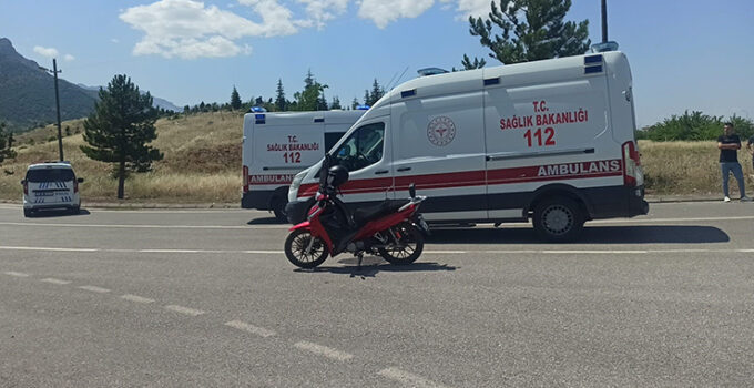 Konya’da motosiklet virajı alamadı: 2 yaralı