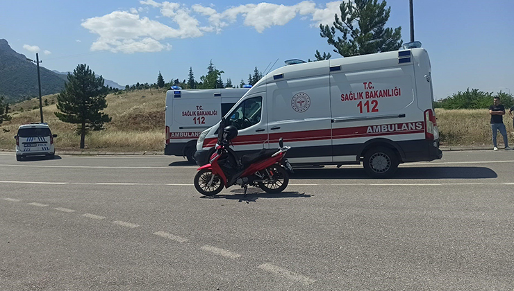 Konya’da motosiklet virajı alamadı: 2 yaralı