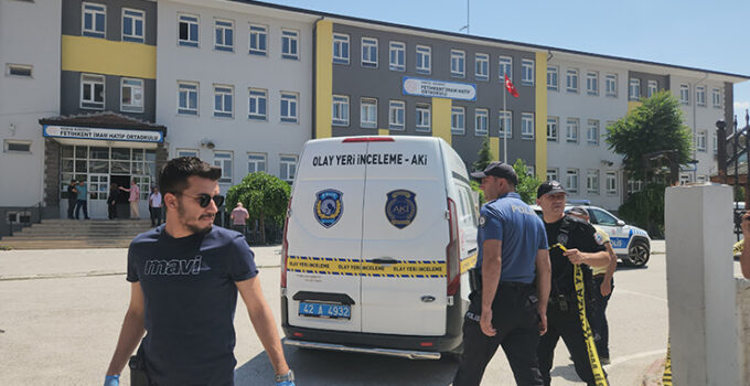 Konya’da okulda silahlı saldırıya uğrayan öğretmen hayatını kaybetti