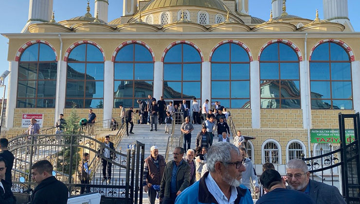 Kulu’da bayram namazında camiler doldu