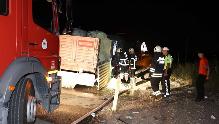 Lastiği patlayan kükürt yüklü tırda yangın paniği